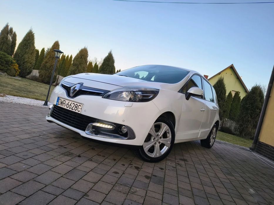 Renault Scenic 1.5DCI 110KM Lift Ledy Climatronic Kamera Navi Keyless Półskóry 2xPdc