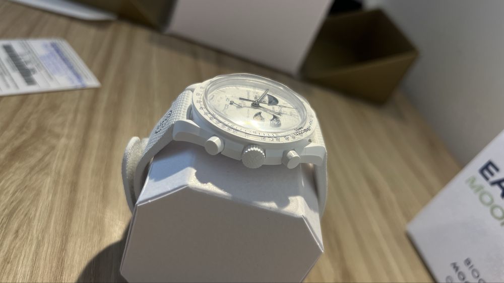 Mission to Earthpase Moonshine Gold