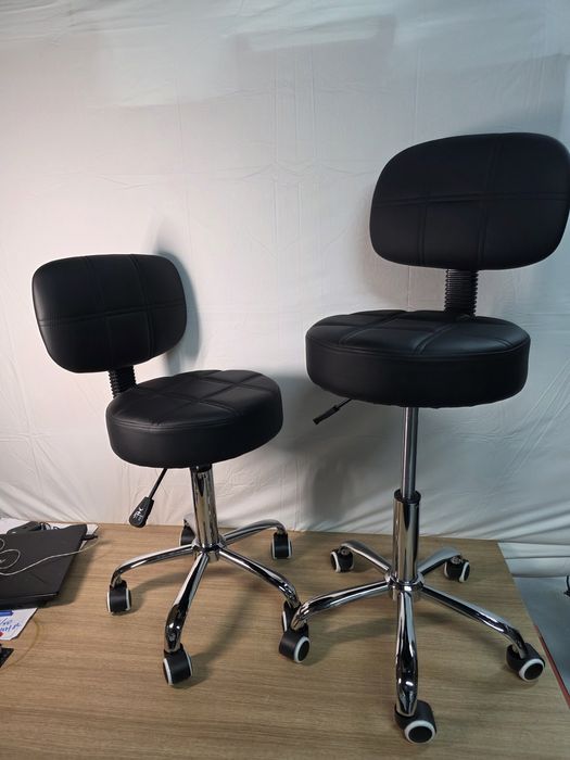 Obrotowy taboret z regulacją wyskosci