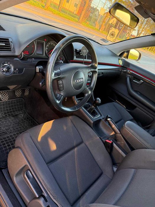 Audi A4 B6 2002r 1.9 TDI 130km