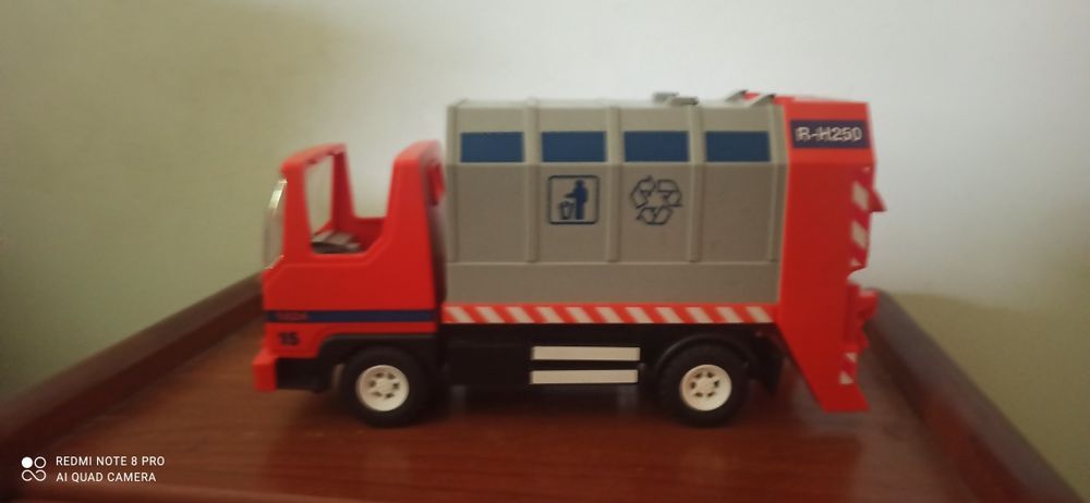 Playmobil (alguns incompletos)