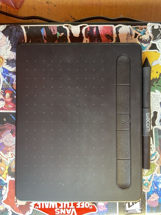 Графічний планшет Wacom Intuos S Bluetooth Black