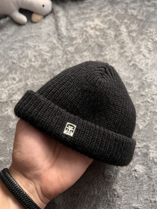 Шапка obey біні