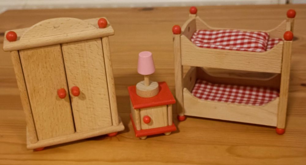 Мебель для кукольного домика. Новая