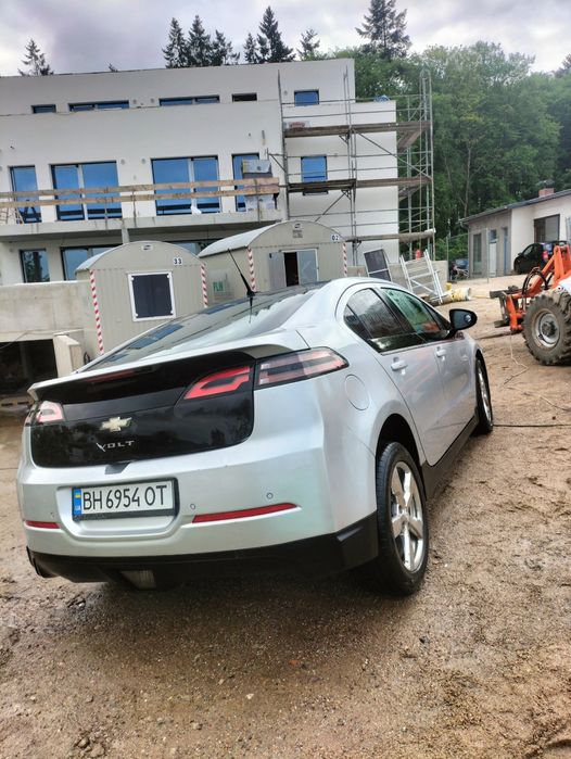 Продаю Шевроле вольт