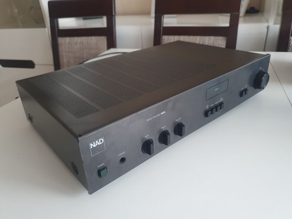 Wzmacniacz NAD 3020i
