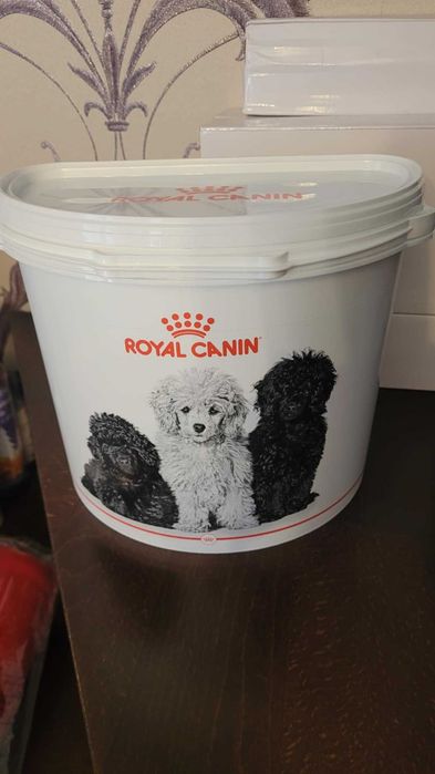 ROYAL CANIN Medium Puppy 3 x 1 kg dla szczeniąt  + Wiadro GRATIS