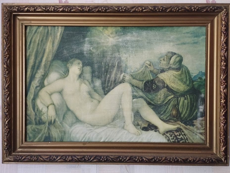 Старая картина в рамке