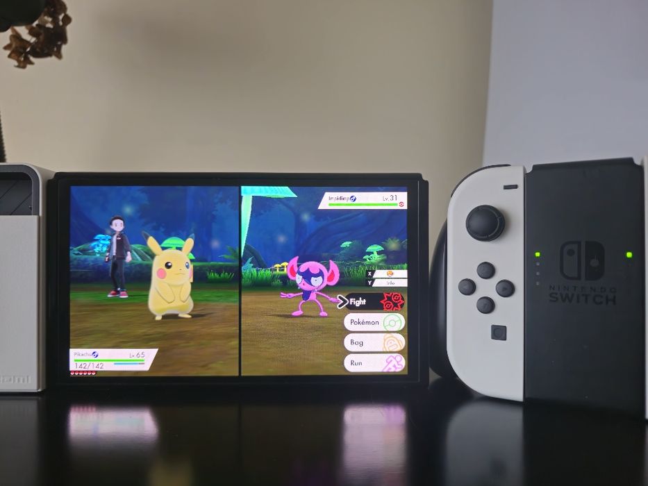 Nintendo Switch Oled + Zelda: Breath of the Wild / Tears of the Kingdom