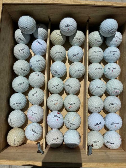 45 bolas de golf  Tetleist ,15 callaway e teylor ,15 srixon 15 diversas