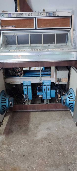 Máquina de Música Antiga