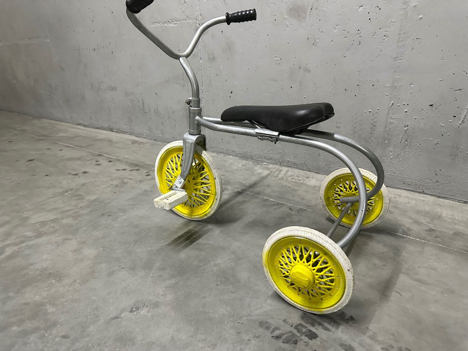 Triciclo antigo anos 70