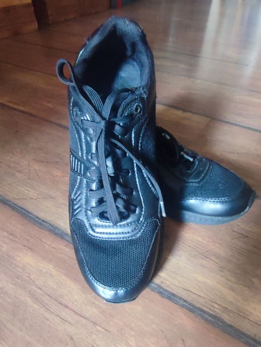 Buty czarne sportowe