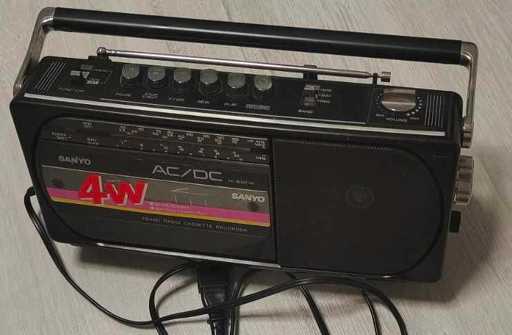 Касетний магнітофон Sanyo М 174ОН (Japan)