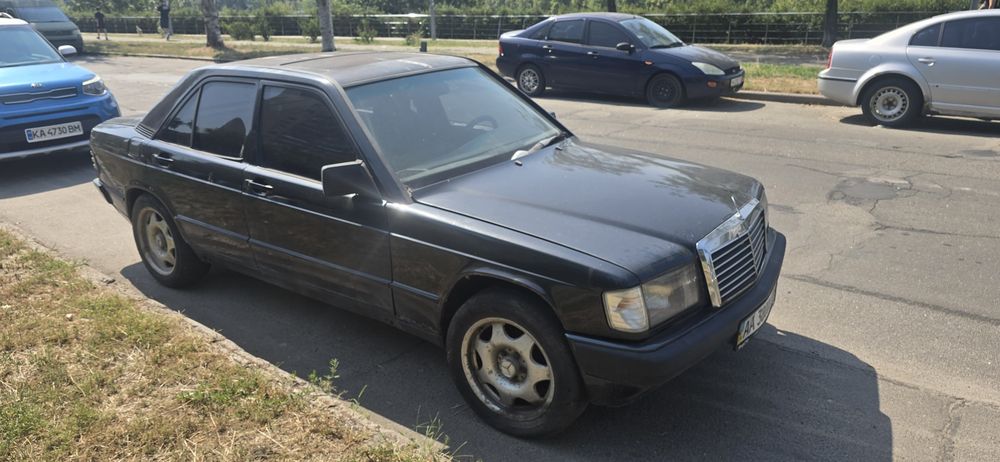 Mercedes-BENZ 190 E 2.3
