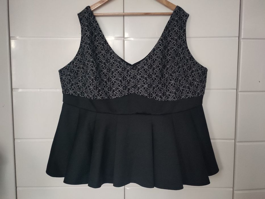 Nowa elegancka bluzka z baskinką rozmiar 56 ASOS
