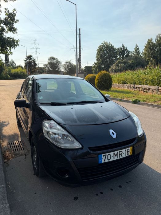 Carro Renault Clio