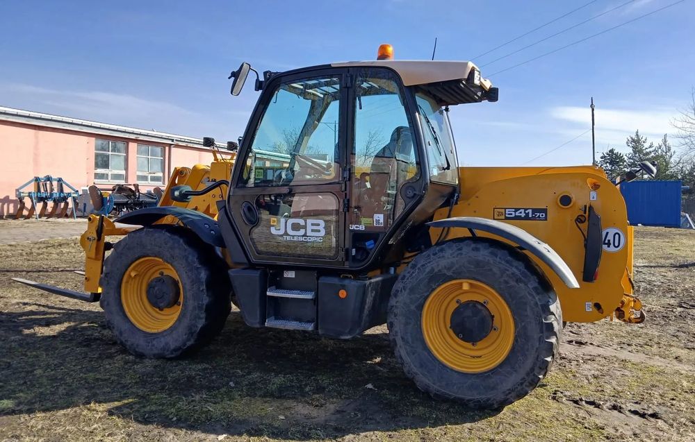 JCB 541-70  zadbana, nie wymaga wkładu finansowego