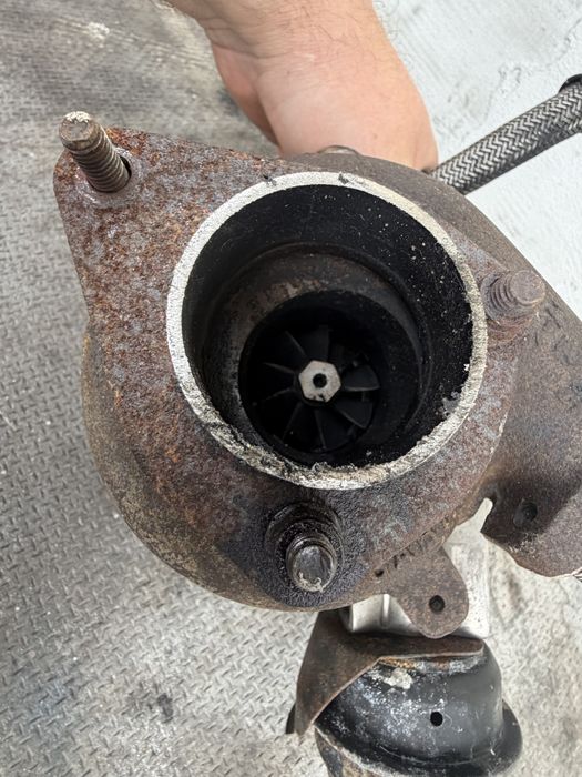 Турбіна турбокомпресор 1.9 tdi 028145702H Audi A4 B5 / B6 (1997–2004)Audi A6 C5 (1997–2001)Volkswagen Passat B5 / B5+ (1996–2005)Skoda Superb I