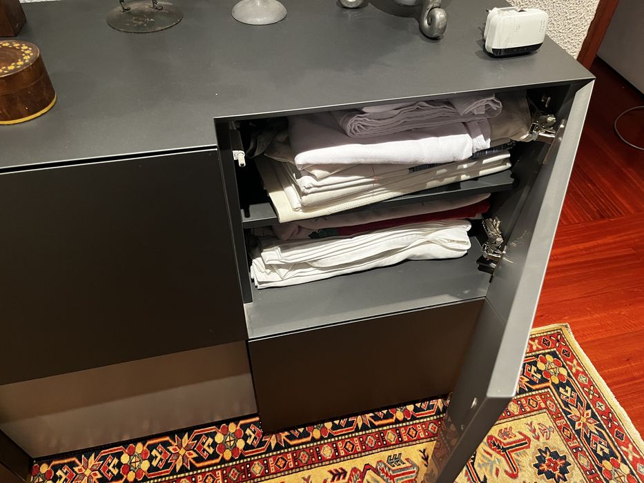 Aparador Design Moderno 200 cm – Bom Estado