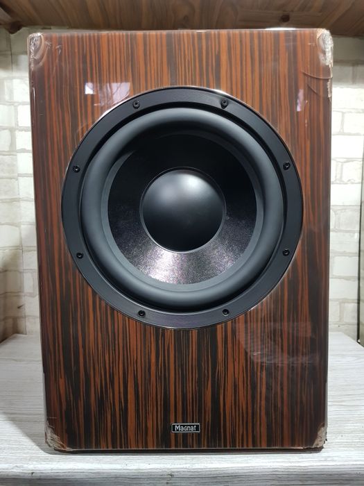 32кг! Активний сабвуфер MAGNAT Signature Sub 930A, потужність 400 Вт,