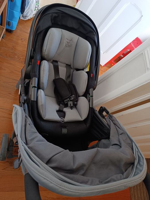 Conjunto de bebé composto por carrinho e ovinho
Ideal desde . Inclui Conjunto de bebé composto por carrinho e ovinho  de segurança e ca