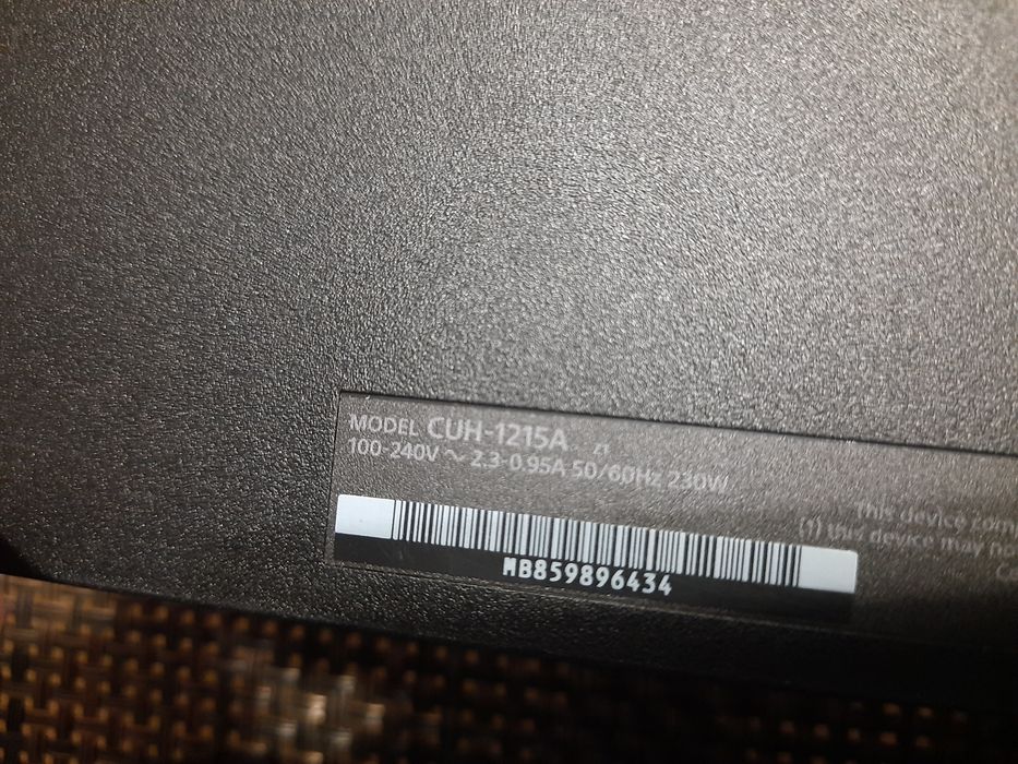 PS4 Fat 500gb + 2 геймпада