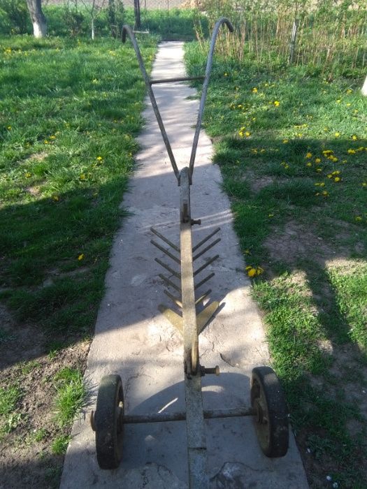 Продам плуг для виорювання картоплі(на колесах і для коня)