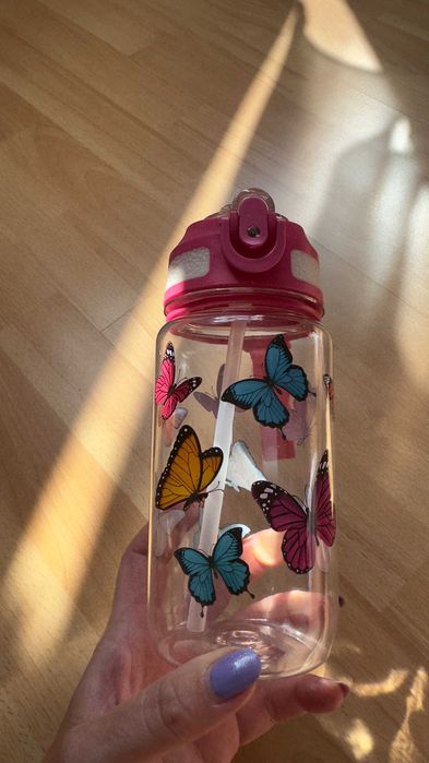 Nowy świetny bidon w motyle