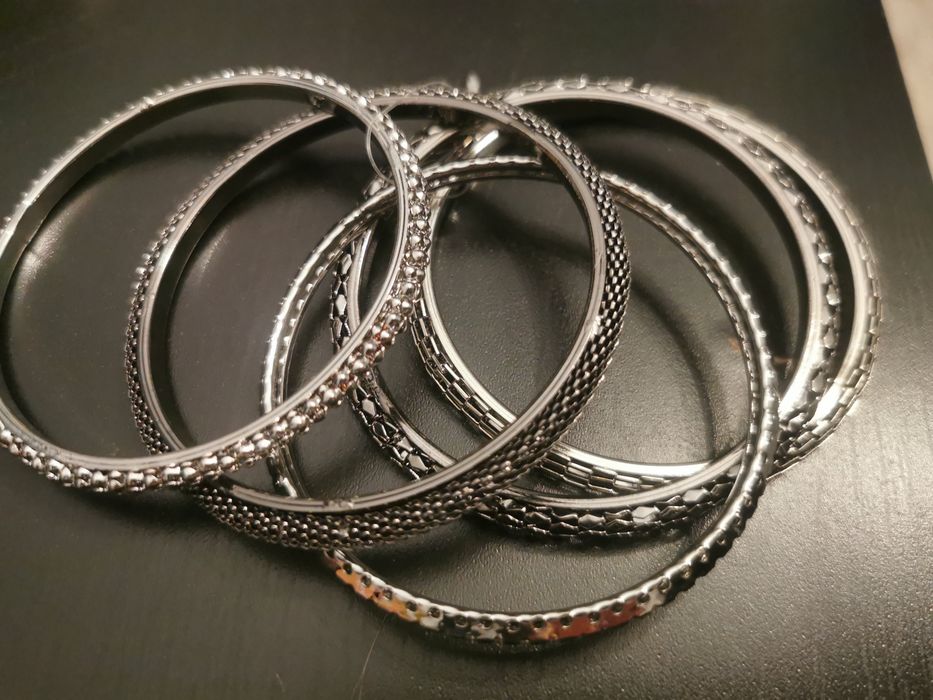 zestaw 5 bransoletek
