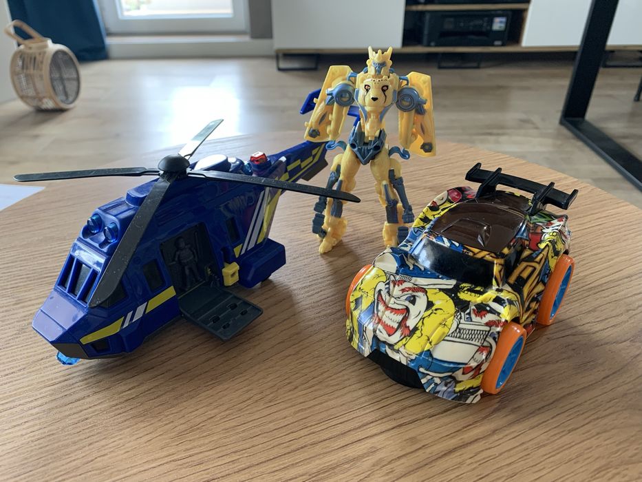 Zabawki dzwiekowe i transformer