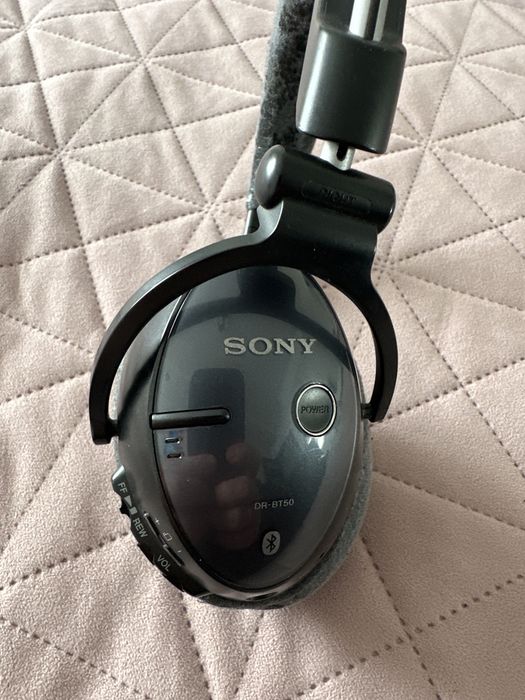 Sony DR-BT 50 професійні безпровідні наушники