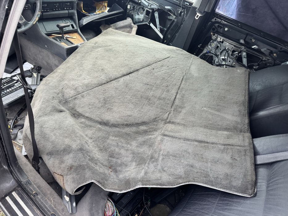 Welurowy bagażnik BMW E32 rarytas