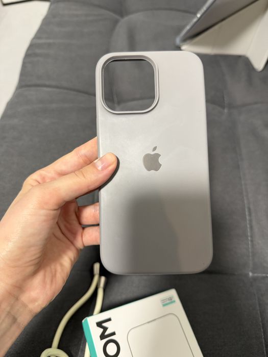 2 силіконові чохли та 2 захисне скло для iphone 14 pro max