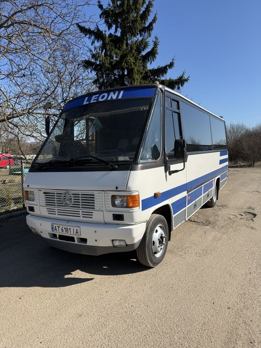Mercedes benz t1 1997 рік автобус пасажир