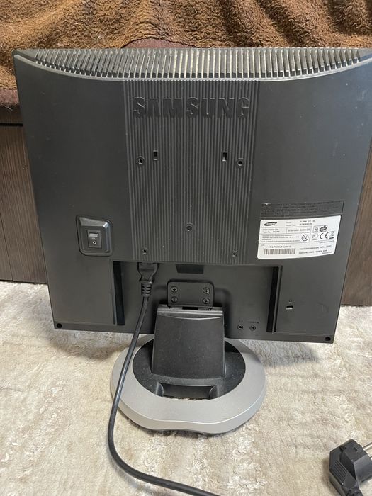 Монітор samsung 713bm 17” квадрат