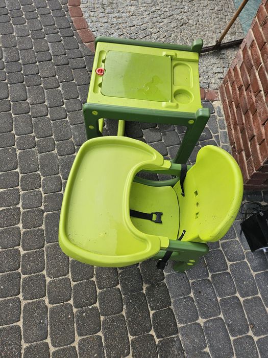Krzesełko i stoliczek do karmienia