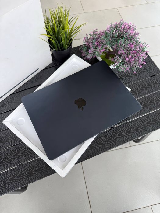 MacBook Air 15 M3 8/256gb Neverlock 2024