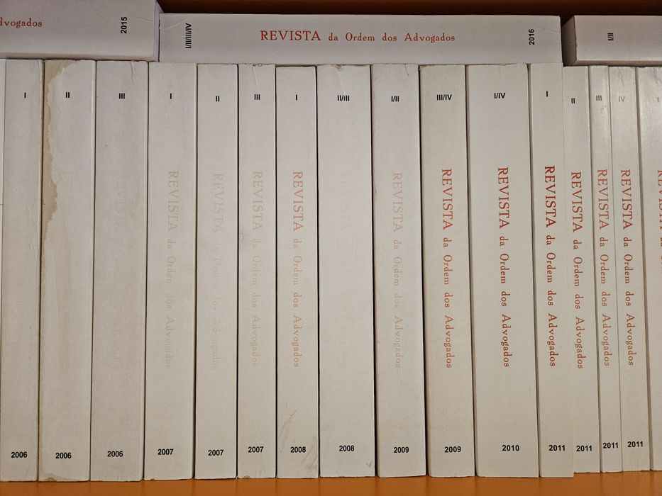 Revistas da Ordem dos Advogados de 2006 a 2017, 28 exemplares.