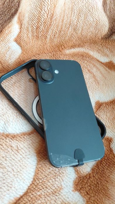 Продам iPhone 16 (128gb)
