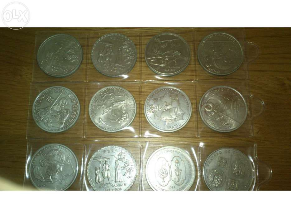 200 Escudos Coins