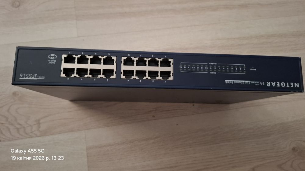 Коммутатор  switch netgear jfs516