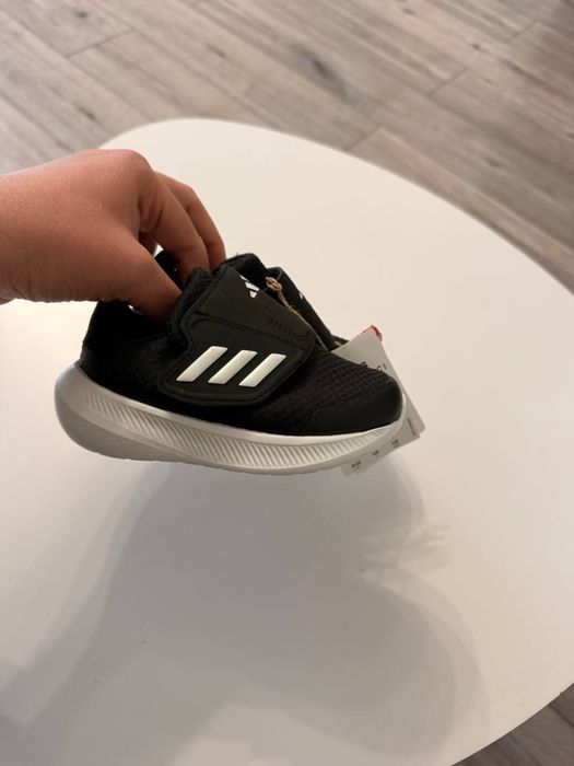 Кросівки в сітку  adidas 23 розмір 14,5 см