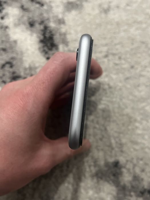 Продам Iphone 6s 32gb (офіційний)