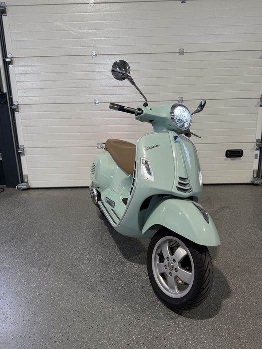 Vespa 125 GTS como nova
