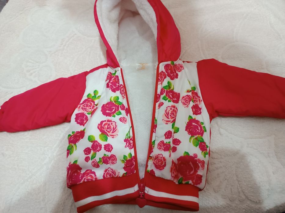 Продам демісезонну курточку