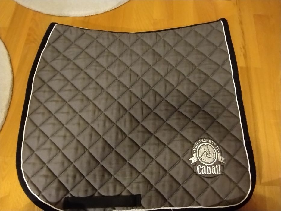Czaprak ujeżdżeniowy