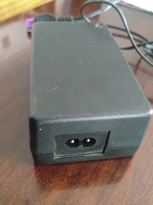 Ładowarka, zasilacz TOSHIBA PA3714U-1ACA