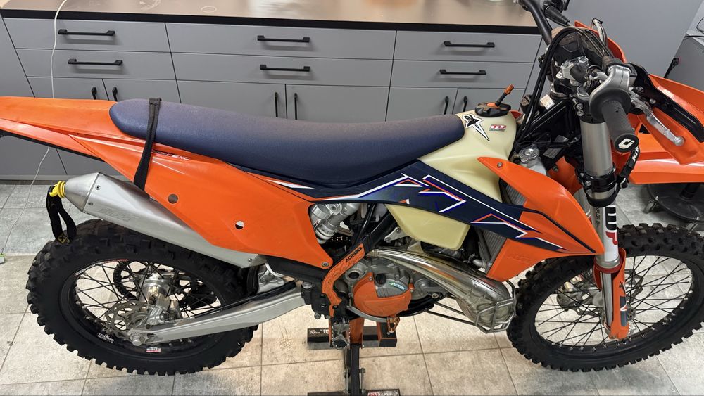 KTM EXC tpi 300.