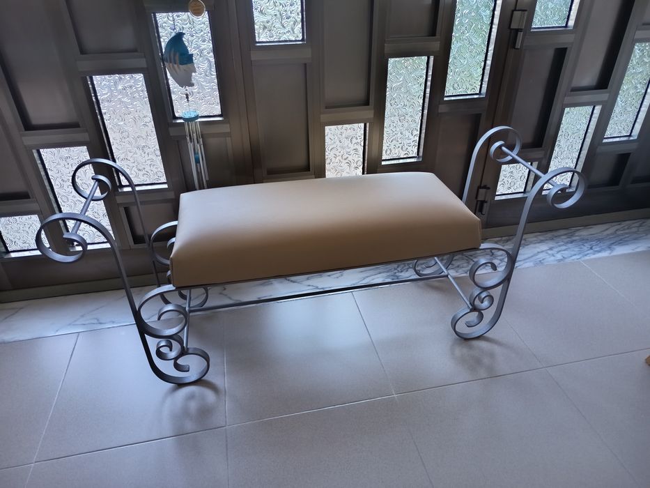 Banqueta em ferro forjado